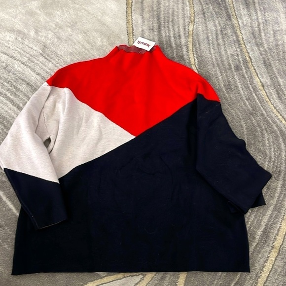 Ms. Diva Plus Color Block Sweater - Picture 1 of 5